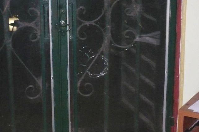 Balearon la casa del presidente vecinal de Villa California