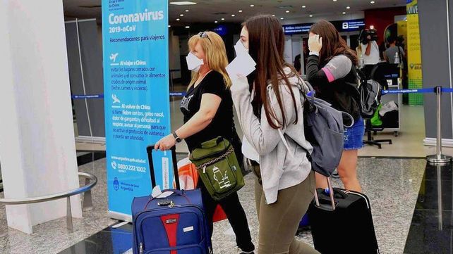 El gobierno nacional publicó un informe especial que desaconseja los viajes al exterior