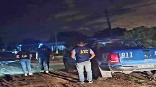 Asesinaron a dos personas, uno es un policía, y balearon a una agente de la fuerza