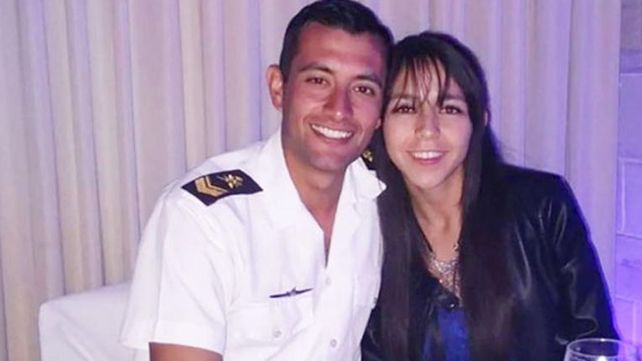 La novia de un tripulante del submarino lo espera para casarse