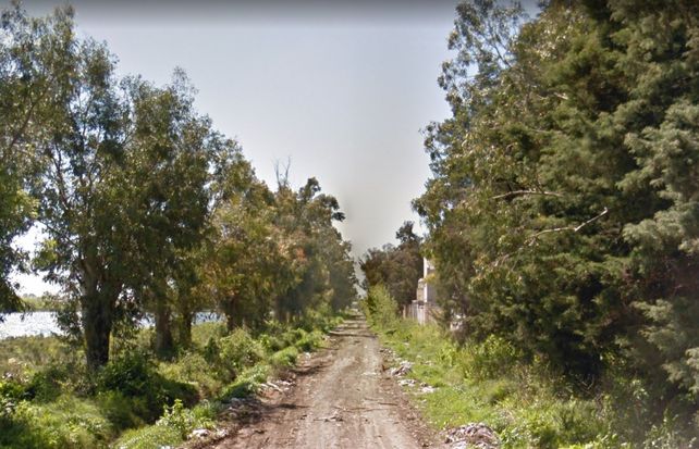 la víctima yacía muerta con un disparo en el rostro.
