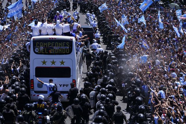 Los jugadores expresaron en redes sociales su gratitud por el masivo estallido de gente en las calles