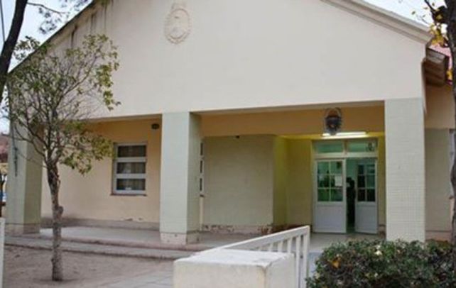 Precoz. La escuela de la ciudad de Trelew donde ocurrió el hecho.