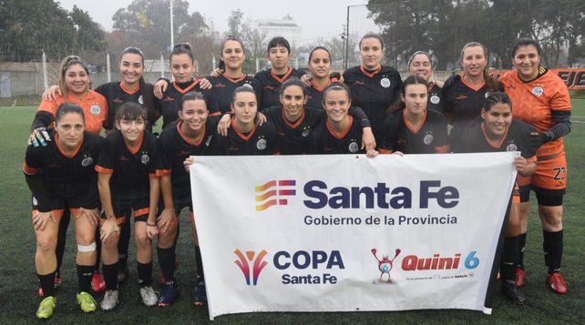 Copa Santa Fe: Adiur le volvió a ganar a Newells y pasó a los cuartos de final. Emilia Boccalini anotó el tanto del triunfo Naranja.