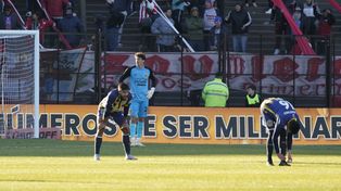 Axel Werner sufre el gol de Barracas, como Mallo. Un paso atrás en un momento clave.