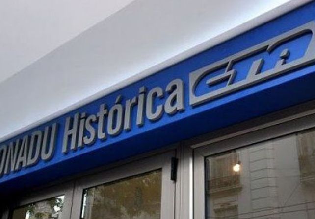 Docentes universitarios manifestaron su oposición al acuerdo salarial del 27 por ciento