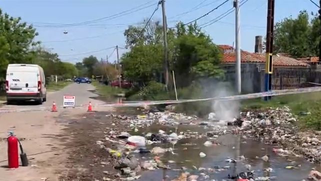 Fuga de agua y gas en Nuevo Alberdi. Una máquina de la empresa Limpiar rompió dos caños este martes en Suárez y Ciudadela.&nbsp;