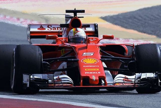 Vettel festejó en Bahréin y lidera el campeonato