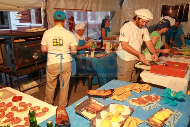 La Feria de las Colectividades cautivó al público paranaense