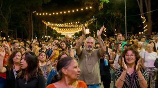 El festival Funes Vibra se realizó por sexta ocasión el sábado 14 de diciembre de 2024 y reunió a más de 20.000 personas.