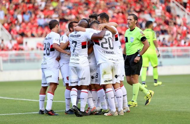 Otra mala para Colón: Newells venció a Independiente en Avellaneda
