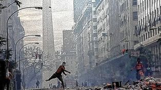 La historia detrás de la foto que se convirtió en ícono de la represión de 2001
