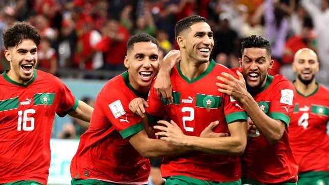 Hakimi ya marcó el gol que significó el triunfo y estalla la alegría de Marruecos.