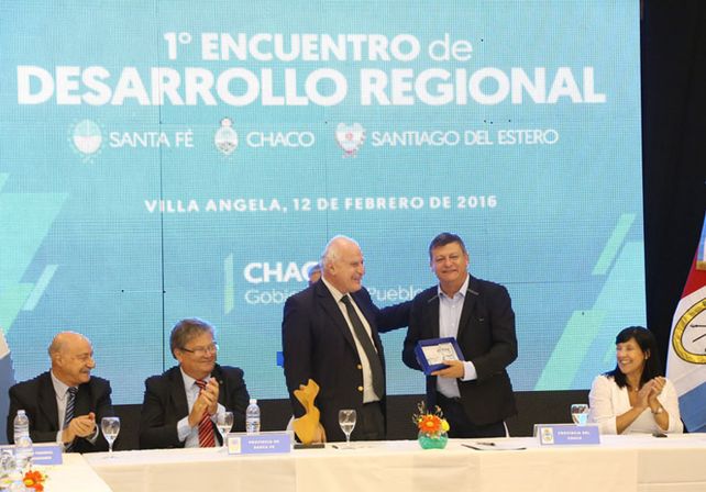 En Villa Ángela. Lifschitz junto a su par chaqueño. En la reunión acordaron iniciativas conjuntas.  Gentileza/Gobierno de la Provincia
