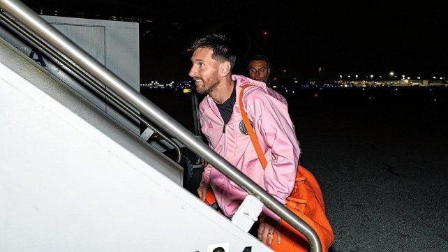 Lionel Messi partió a Arabia Saudita de pretemporada.