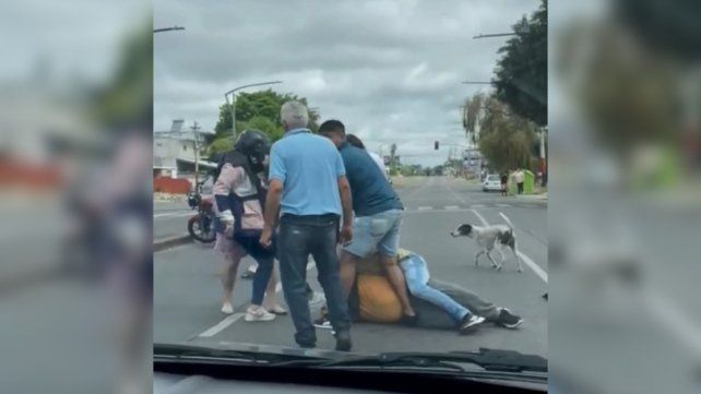 Quiso robar una cartera y lo atacaron vecinos de barrio La Guardia