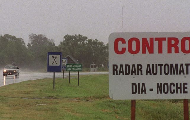A 160 km/h es imposible gobernar un auto, por más seguridad que tenga