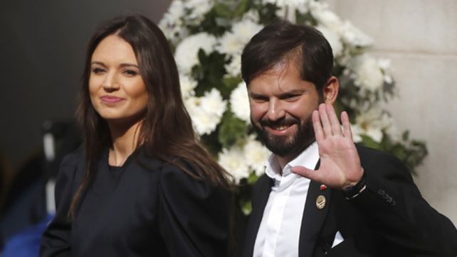 El mandatario trasandino en una postal de hace unos meses junto a Irina Karamanos.