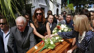 Famosos le dieron el último adiós al modisto Jorge Ibáñez en la Recoleta