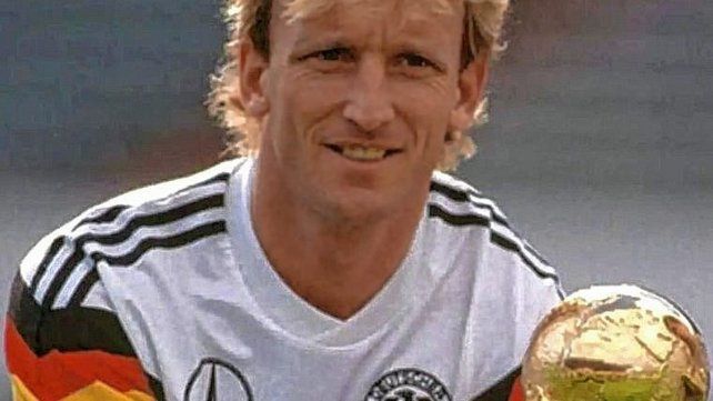 El defensor Andreas Brehme