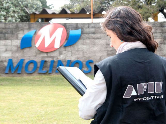 La AFIP allanó Molinos Río de la Plata, sospechada de evasión por $300 millones