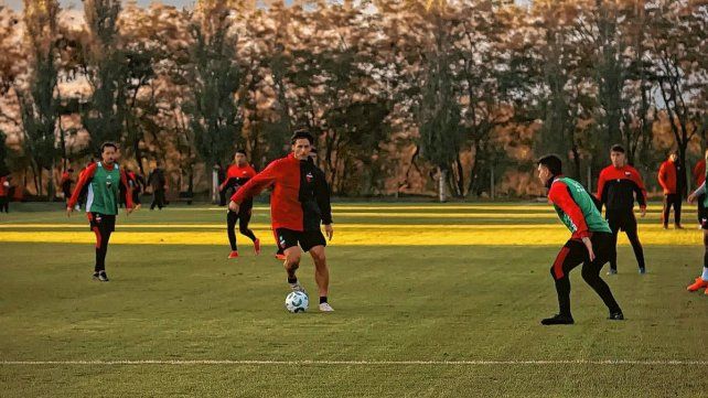 Colón cambia el chip y mete la cabeza en Deportivo Madryn