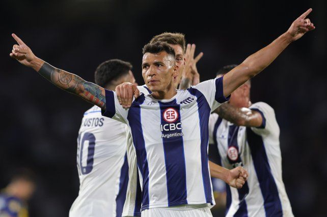 Talleres goleó a Rosario Central y es líder en la zona A