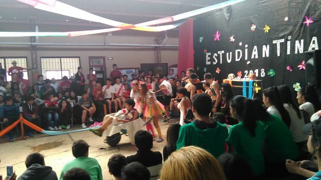 Los alumnos festejaron en las escuelas con una jornada de convivencia y de recreación