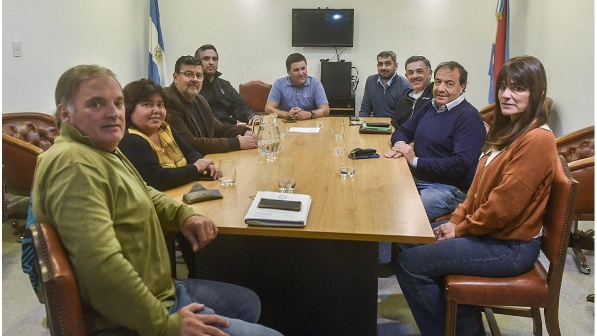 Senadores del PJ recibieron a representantes gremiales de Vialidad Nacional
