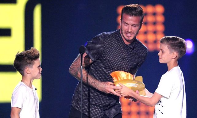 Beckham y dos de sus hijos, bañados en oro