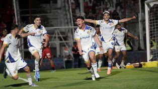 Gol del pibe Ovando ante Instituto en Córdoba, uno de los tantos que hizo el Central de Ariel Holan y que lo llevó a lo más alto de la tabla anual, lo cual le permitió clasificar directo a la Copa Libertadores de América.
