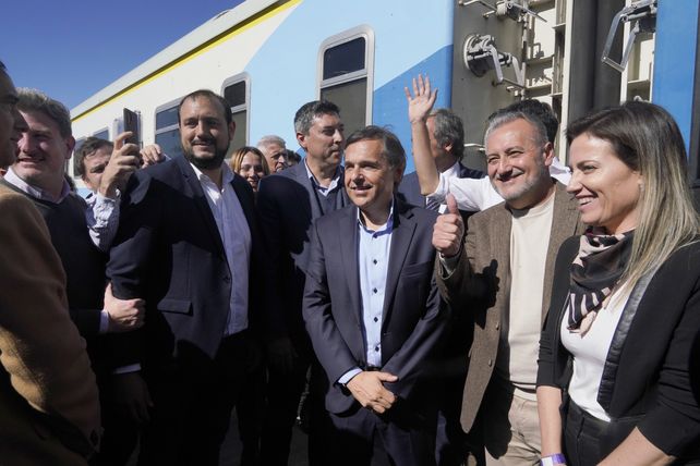 Giuliano: Este es el séptimo tren de cercanía que se inaugura de los ocho que nos pidió Massa.