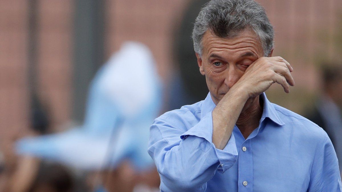 Denuncian que Macri envió armas al régimen de Áñez para ...