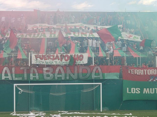 El pueblo de Aguirre banca al Pocho Lavezzi en un momento delicado.