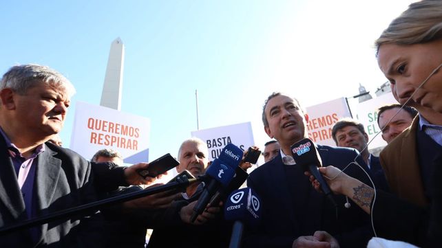 Javkin pidió a la Nación que el Ejército se instale en Entre Ríos por los incendios