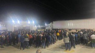 Encontraron 359 migrantes hacinados en el remolque de un camión en México