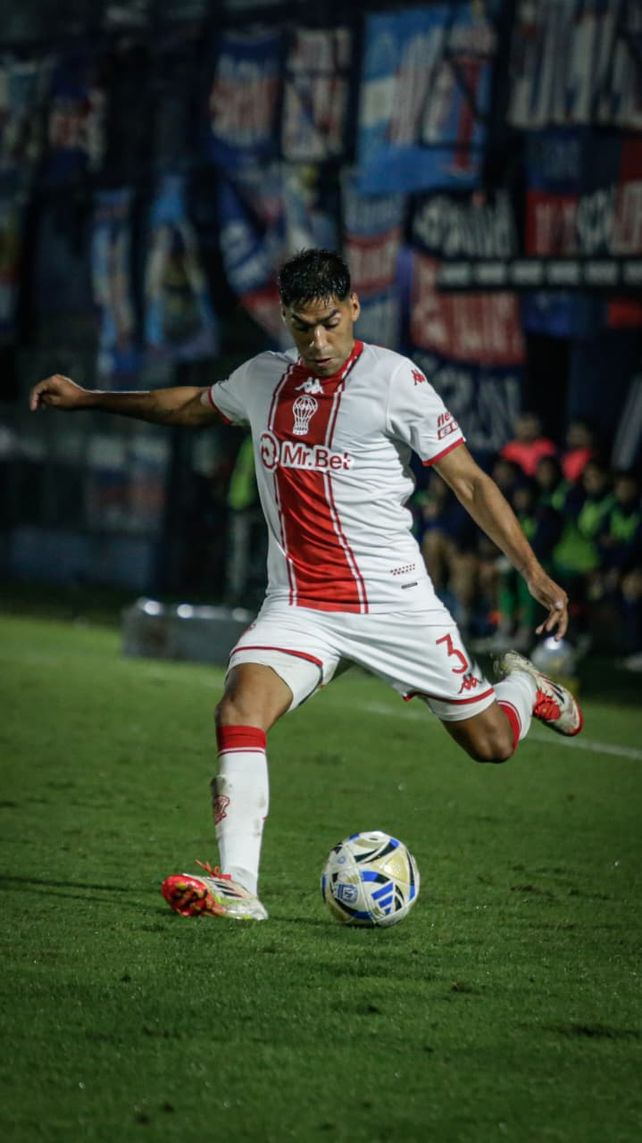 Carrizo llega a la Lepra desde Huracán, donde fue titular en el inicio del torneo.