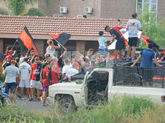 Banderazo de Colón en la última práctica del equipo