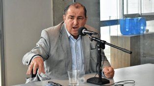 Prohibición de cuidacoches: El intendente de Santa Fe, Juan Pablo Poletti, apoya la ley provincial para prohibir la actividad, citando situaciones de extorsión y violencia que afectan a vecinos y comerciantes.