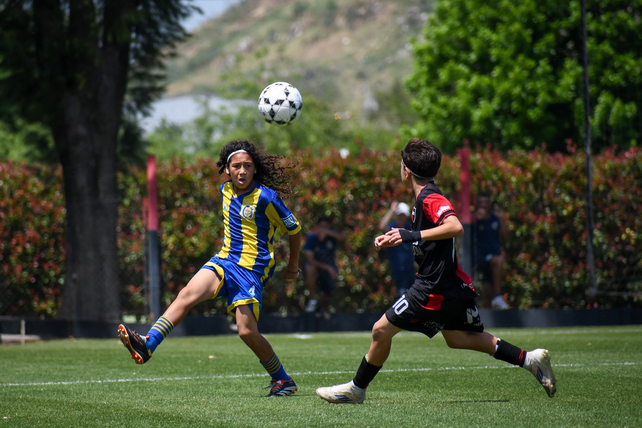 Los chicos de Newells y Central juegan los clásicos en inferiores de Rosarina.