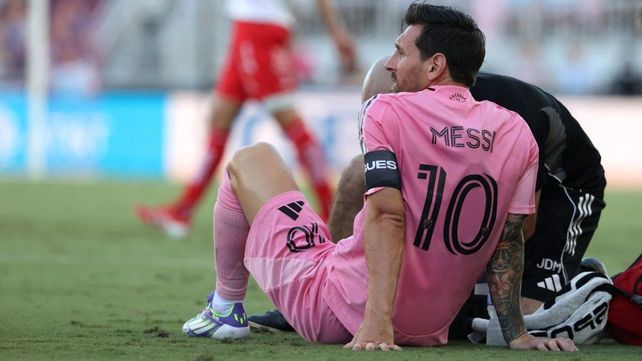 Lionel Messi sufrió una distensión en uno de sus isquiotibiales