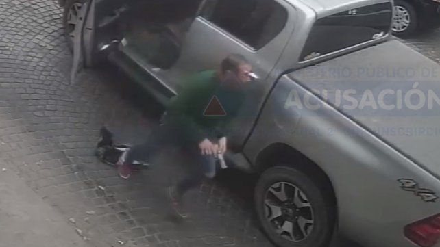 El video del hombre que resistió a tiros un asalto en el centro e hirió a dos personas