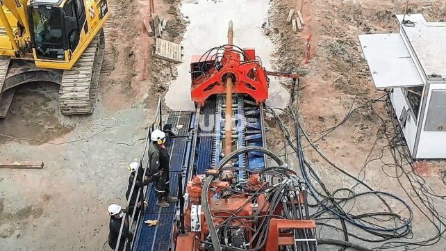 Gasoducto Metropolitano: la compleja logística para trasladar la máquina que permitirá el cruce de la Setúbal