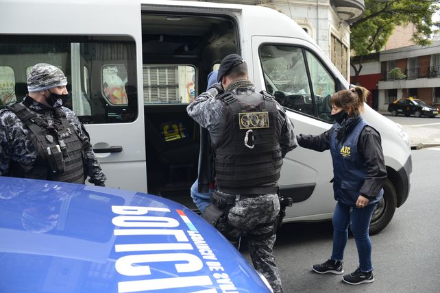Los cuatro acusados fueron detenidos el miércoles en allanamientos a sus domicilios