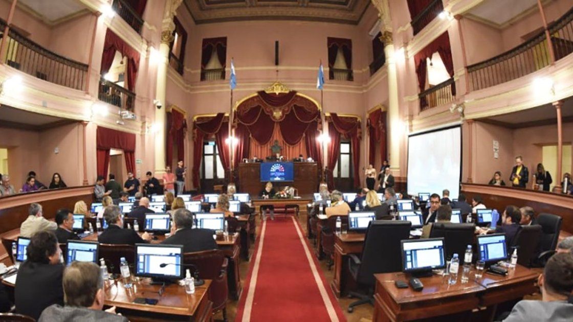 Diputados convirtió en ley la eliminación de las pensiones vitalicias para gobernadores.