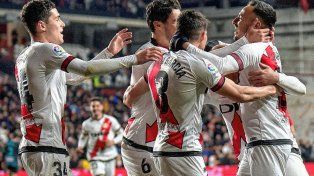 Rayo Vallecano venció a Almería y está 5º en la Liga de España