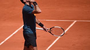 Delpo le tira un beso al cielo. 