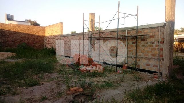 A pesar del vandalismo, la construcción del cuartel de bomberos voluntarios continúa