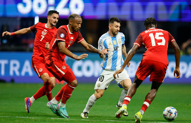 Argentina y Canadá buscan un lugar en la final de la Copa América.