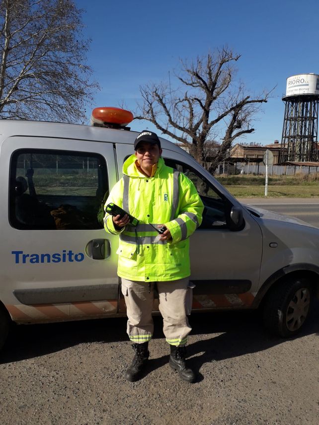 Asociación Rosarina de Fútbol: Solange Menotti reparte su vida en el fútbol y como inspectora de transito